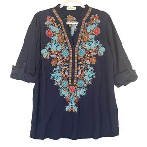 Solitaire Embroidered RollTab Sleeve Tunic Top Sz L Navy Blue Floral Henley Boho